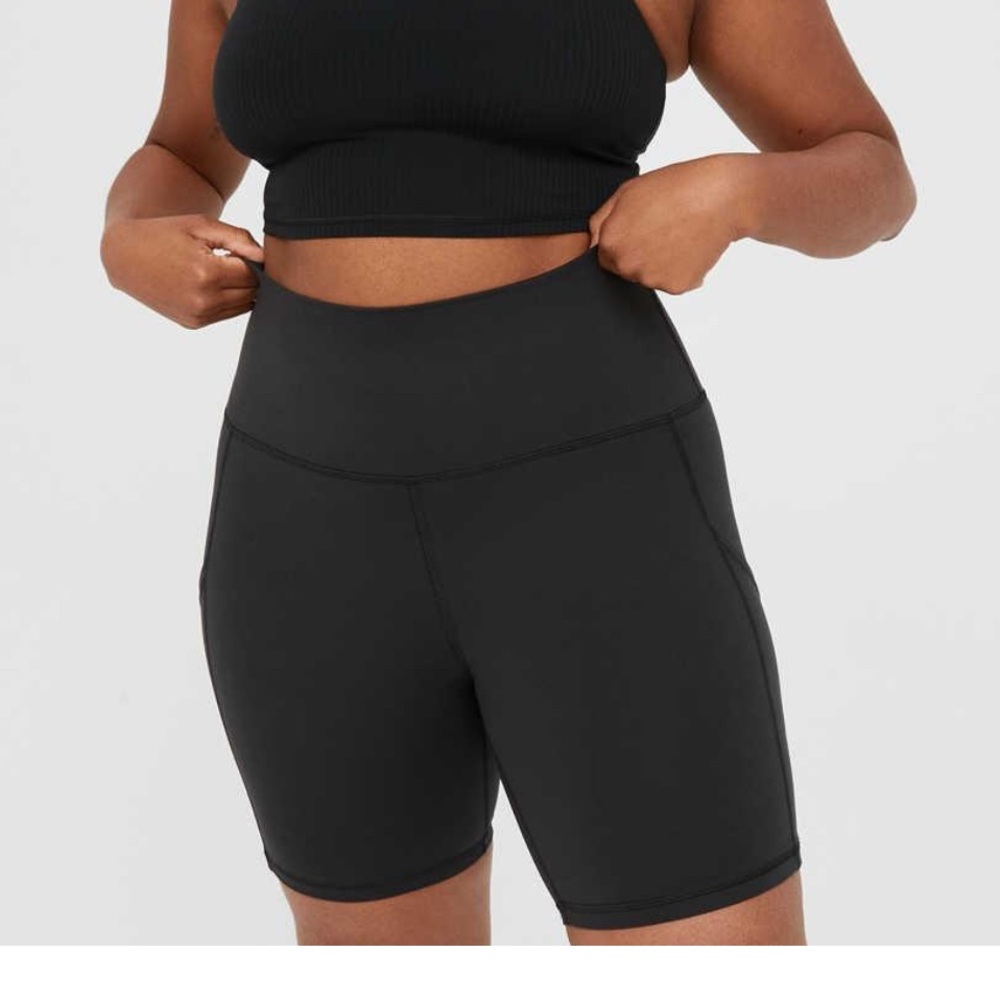 OFFLINE By Aerie Recycled Hugger High Waisted 7" Bike Short
Size Medium